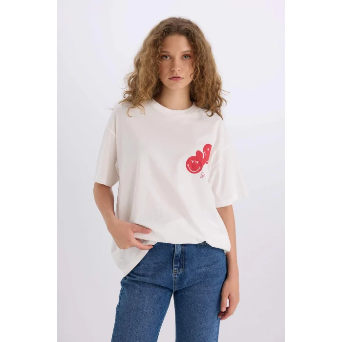 Defacto D9138 Beyaz SmileyWorld Oversize Geniş Kalıp Bisiklet Yaka Sırt Baskılı Kısa Kollu Tişört