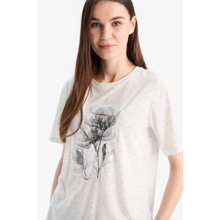 Defacto E0919 Ekru Bisiklet Yaka Baskılı Kısa Kollu Tişört