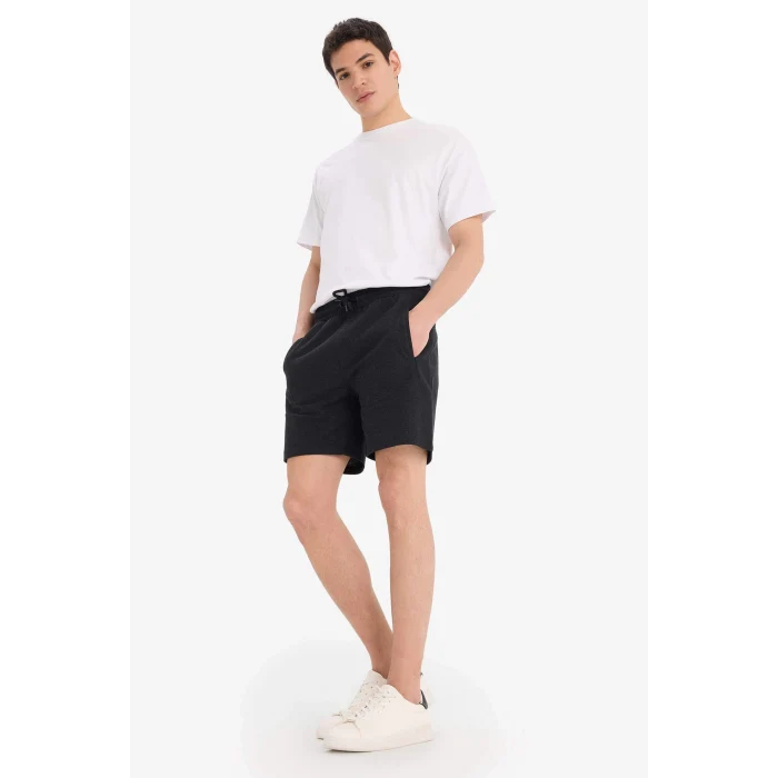 Defacto W7965 Siyah Slim Fit Dar Kesim Dar Paça Şort