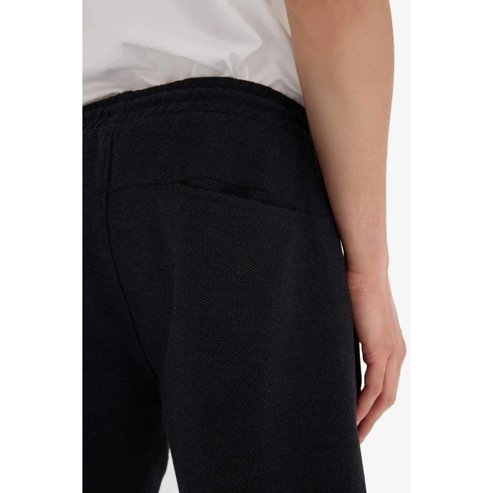 Defacto W7965 Siyah Slim Fit Dar Kesim Dar Paça Şort