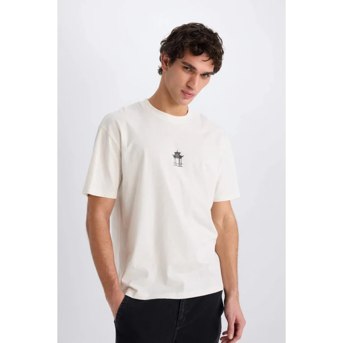 Defacto E0909 Ekru %100 Pamuk Boxy Fit Bisiklet Yaka Sırt Baskılı Kısa Kollu Tişört