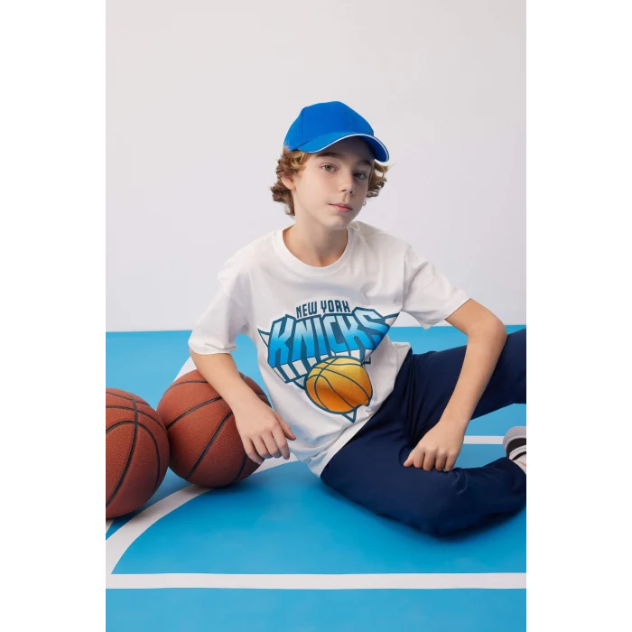 Defacto B6821 Ekru Erkek Çocuk NBA New York Knicks Oversize Geniş Kalıp Bisiklet Yaka Kısa Kollu Tişört