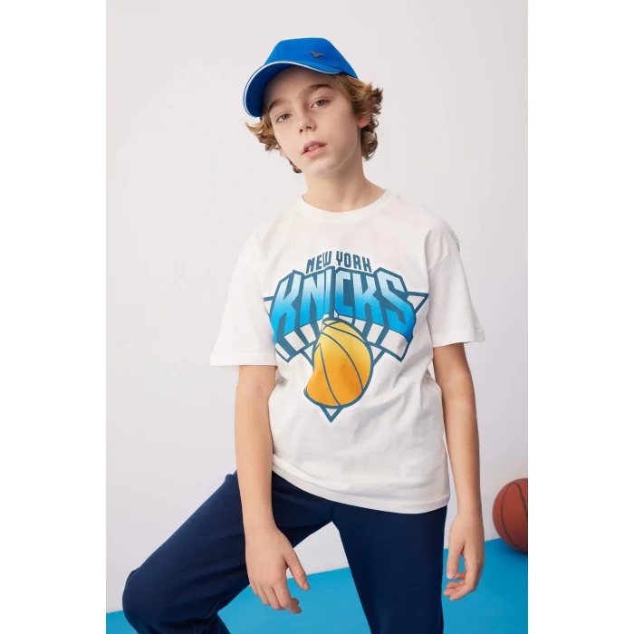 Defacto B6821 Ekru Erkek Çocuk NBA New York Knicks Oversize Geniş Kalıp Bisiklet Yaka Kısa Kollu Tişört