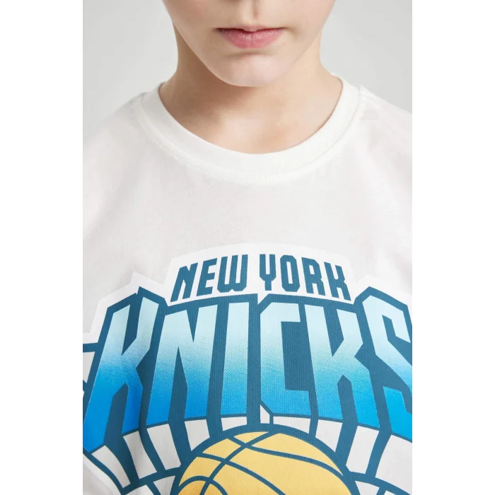 Defacto B6821 Ekru Erkek Çocuk NBA New York Knicks Oversize Geniş Kalıp Bisiklet Yaka Kısa Kollu Tişört