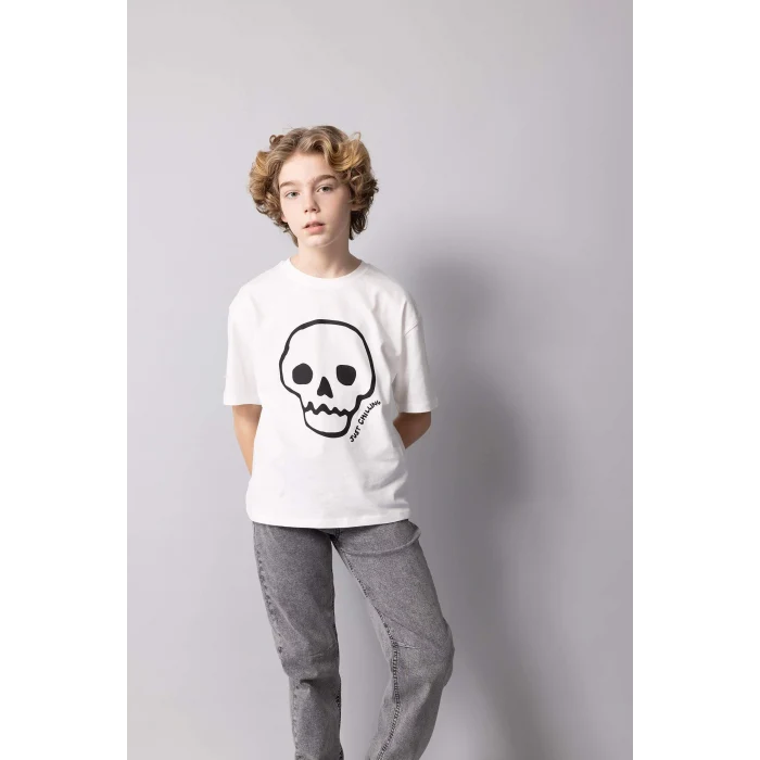 Defacto B6433 Ekru Erkek Çocuk Oversize Geniş Kalıp Bisiklet Yaka Nakışlı Kısa Kollu Tişört