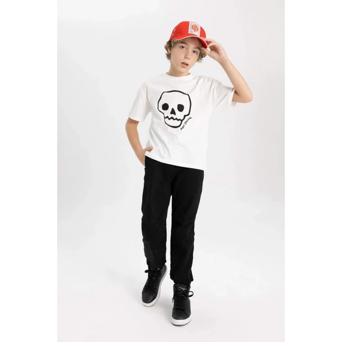 Defacto B6433 Ekru Erkek Çocuk Oversize Geniş Kalıp Bisiklet Yaka Nakışlı Kısa Kollu Tişört