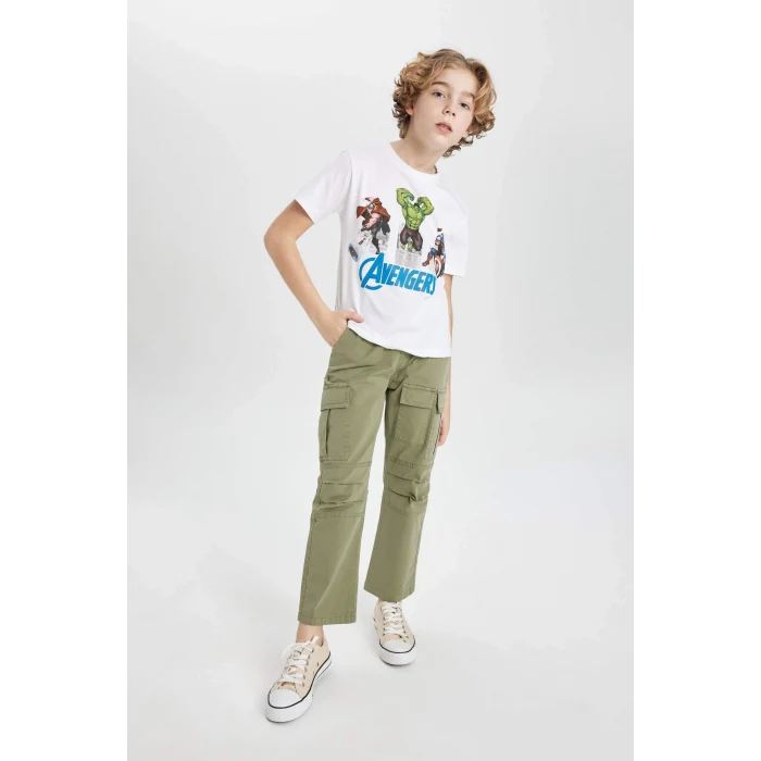 Defacto B7219 Beyaz Erkek Çocuk Marvel Avengers Bisiklet Yaka Kısa Kollu Tişört