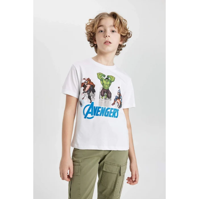 Defacto B7219 Beyaz Erkek Çocuk Marvel Avengers Bisiklet Yaka Kısa Kollu Tişört
