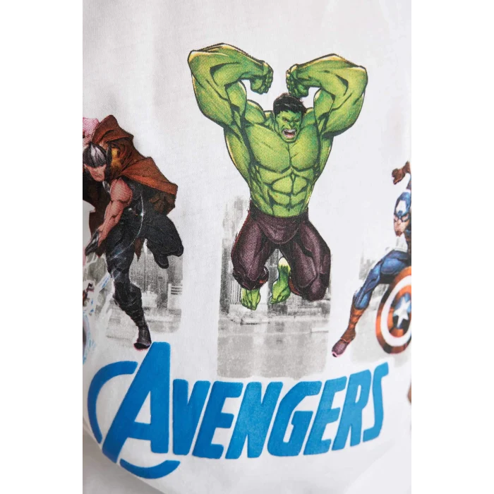Defacto B7219 Beyaz Erkek Çocuk Marvel Avengers Bisiklet Yaka Kısa Kollu Tişört