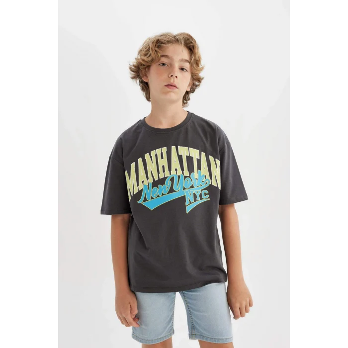 Defacto C3901 Antrasit Erkek Çocuk Oversize Geniş Kalıp Bisiklet Yaka Baskılı Kısa Kollu Tişört