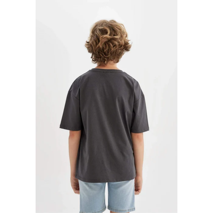 Defacto C3901 Antrasit Erkek Çocuk Oversize Geniş Kalıp Bisiklet Yaka Baskılı Kısa Kollu Tişört