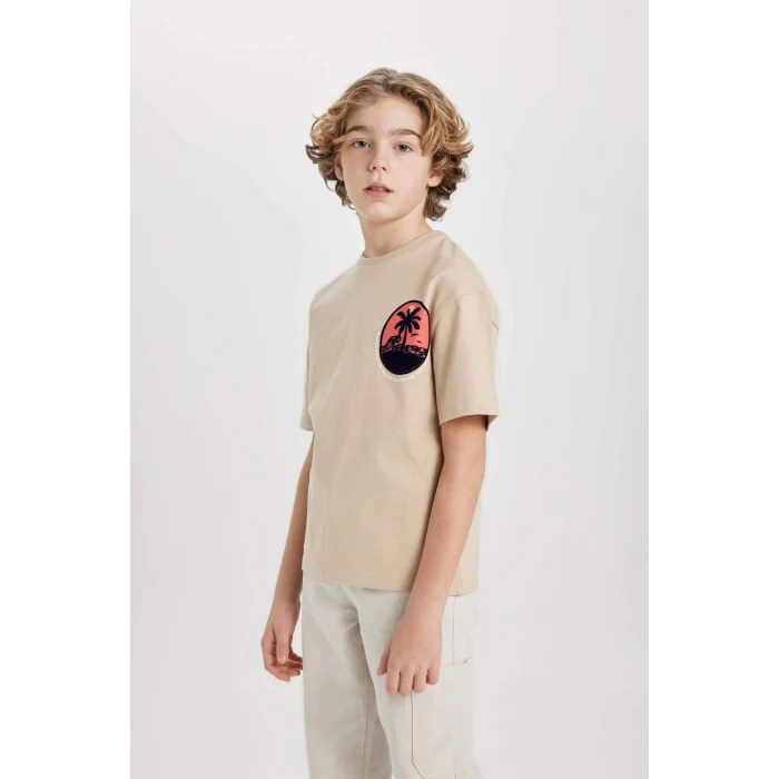 Defacto B8892 Bej Erkek Çocuk Oversize Geniş Kalıp Bisiklet Yaka Baskılı Kısa Kollu Tişört
