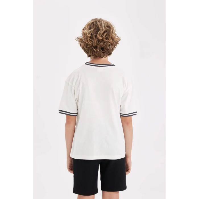 Defacto C3900 Ekru Erkek Çocuk Oversize Geniş Kalıp Bisiklet Yaka Baskılı Kısa Kollu Tişört