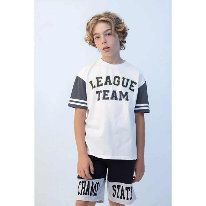 Defacto C3898 Ekru Erkek Çocuk Oversize Geniş Kalıp Bisiklet Yaka Baskılı Kısa Kollu Tişört