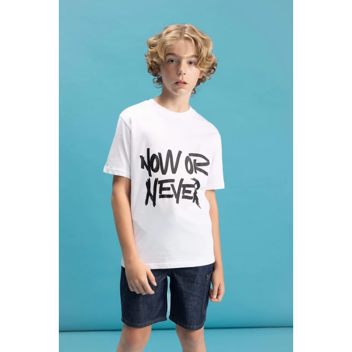 Defacto C6258 Beyaz Erkek Çocuk Bisiklet Yaka Renk Şekil Değiştiren Basklı Kısa Kollu Tişört