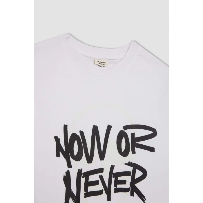 Defacto C6258 Beyaz Erkek Çocuk Bisiklet Yaka Renk Şekil Değiştiren Basklı Kısa Kollu Tişört