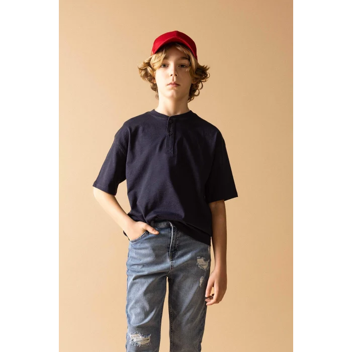 Defacto B8895 Lacivert Erkek Çocuk Oversize Geniş Kalıp Hakim Yaka Kısa Kollu Tişört