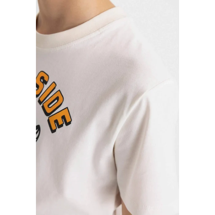 Defacto C6257 Ekru Erkek Çocuk Bisiklet Yaka Renk Şekil Değiştiren Basklı Kısa Kollu Tişört