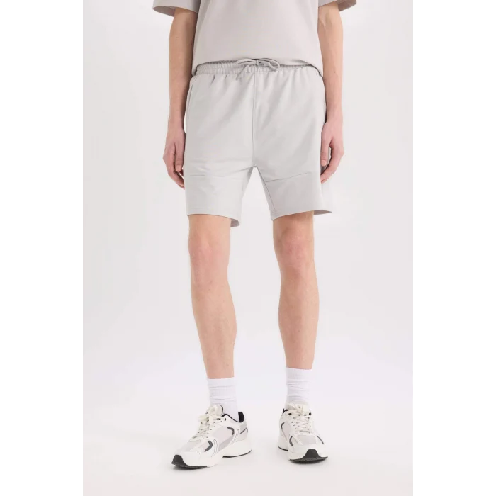 Defacto B8674 Gri Slim Fit Dar Kesim Dar Paça Basic Düz Şort