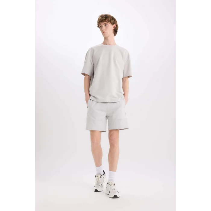 Defacto B8674 Gri Slim Fit Dar Kesim Dar Paça Basic Düz Şort