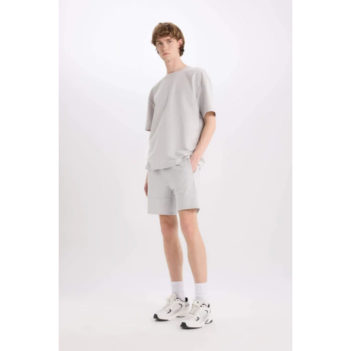 Defacto B8674 Gri Slim Fit Dar Kesim Dar Paça Basic Düz Şort