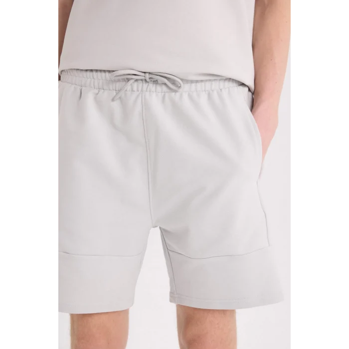 Defacto B8674 Gri Slim Fit Dar Kesim Dar Paça Basic Düz Şort