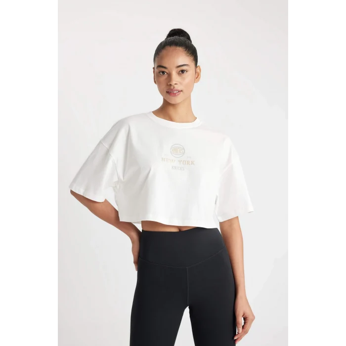 Defacto C0008 Ekru DeFactoFit NBA New York Knicks Bisiklet Yaka Kısa Kollu Tişört