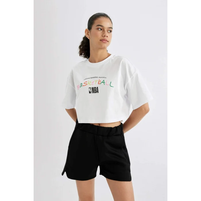 Defacto B9974 Beyaz DeFactoFit NBA Wordmark Oversize Geniş Kalıp Bisiklet Yaka Kısa Kollu Tişört