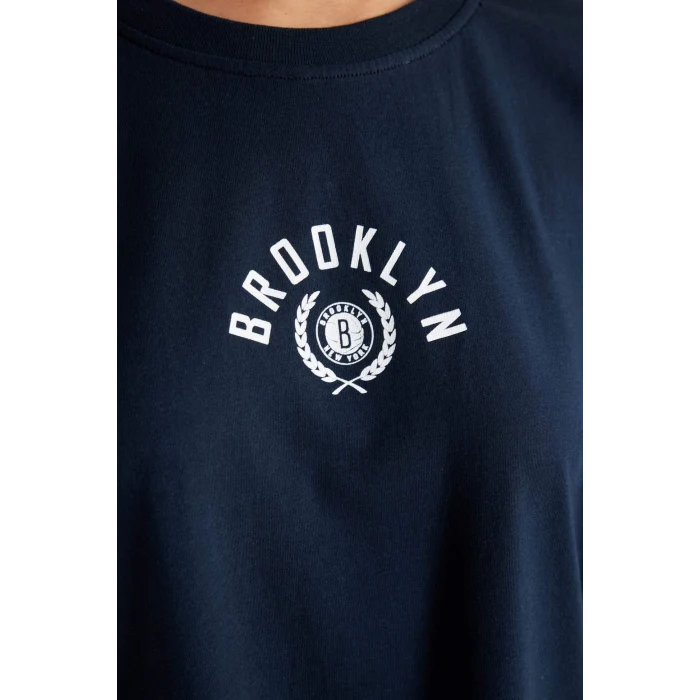 Defacto B9985 Lacivert DeFactoFit NBA Brooklyn Nets Oversize Geniş Kalıp Bisiklet Yaka Kısa Kollu Tişört