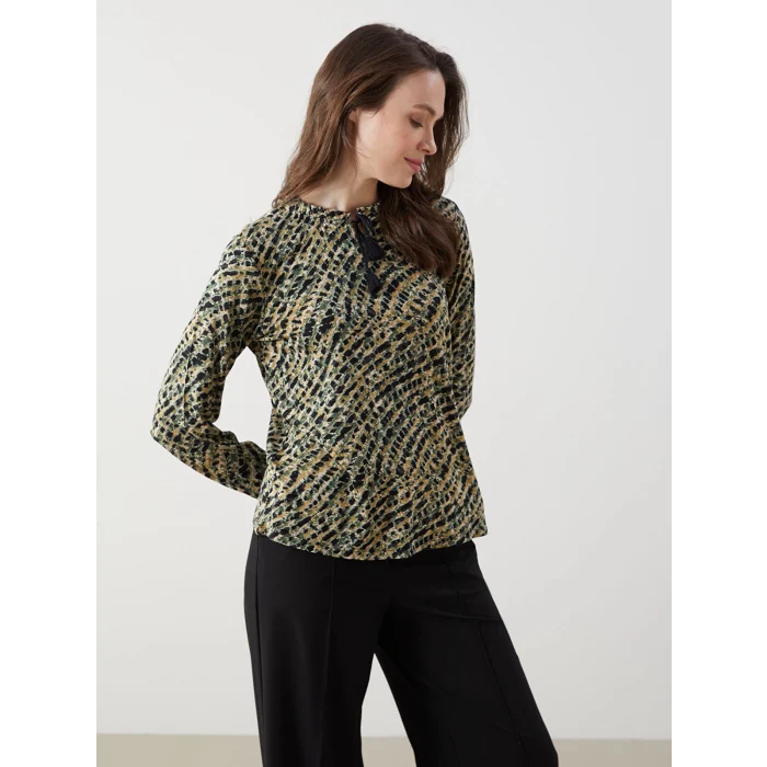 LCW Grace Karişik Bağlamalı Yaka Etnik Desenli Bluz