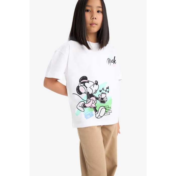 Defacto E2618 Beyaz Kız Çocuk Disney Mickey & Minnie Oversize Geniş Kalıp Bisiklet Yaka Sırt Baskılı Kısa Kollu Tişört