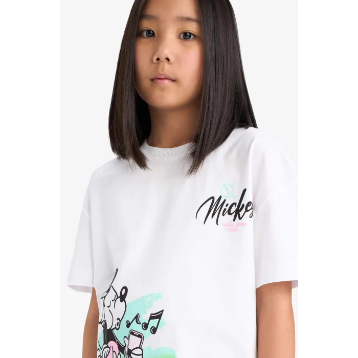 Defacto E2618 Beyaz Kız Çocuk Disney Mickey & Minnie Oversize Geniş Kalıp Bisiklet Yaka Sırt Baskılı Kısa Kollu Tişört