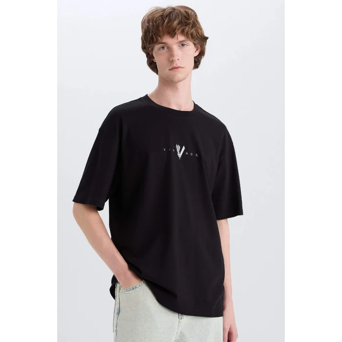 Defacto E3277 Siyah %100 Pamuk Vikings Valhalla Boxy Fit Bisiklet Yaka Sırt Baskılı Kısa Kollu Tişört