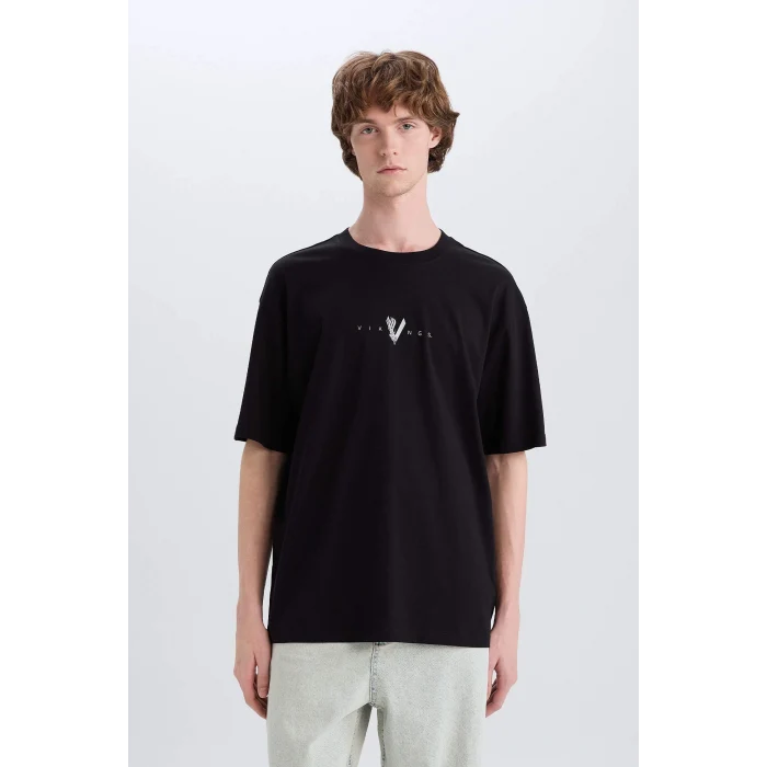 Defacto E3277 Siyah %100 Pamuk Vikings Valhalla Boxy Fit Bisiklet Yaka Sırt Baskılı Kısa Kollu Tişört