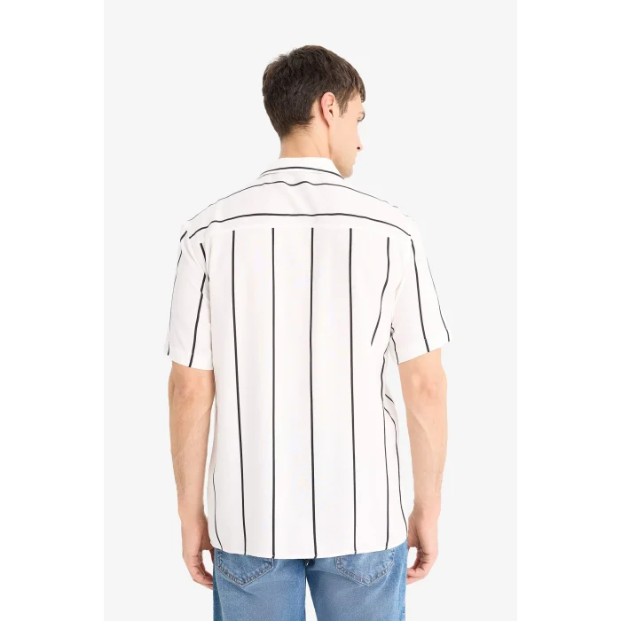 Defacto E2559 Beyaz Regular Fit Apaş Yaka Çizgili Yazlık Kısa Kollu Gömlek