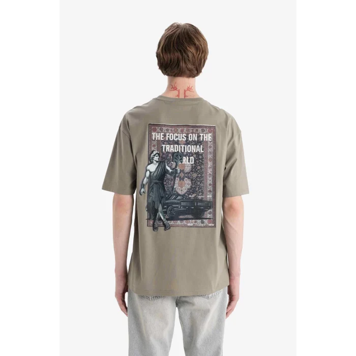 Defacto E4543 Haki %100 Pamuk Boxy Fit Bisiklet Yaka Sırt Baskılı Kısa Kollu Tişört