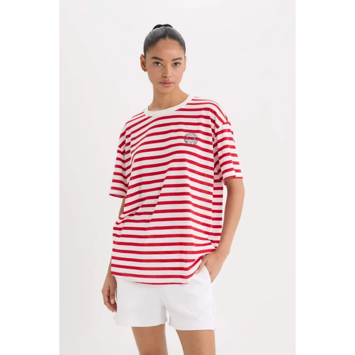 Defacto E2782 Beyaz 	DeFactoFit Oversize Geniş Kalıp Bisiklet Yaka Çizgili Baskılı Sporcu Kısa Kollu Tişört