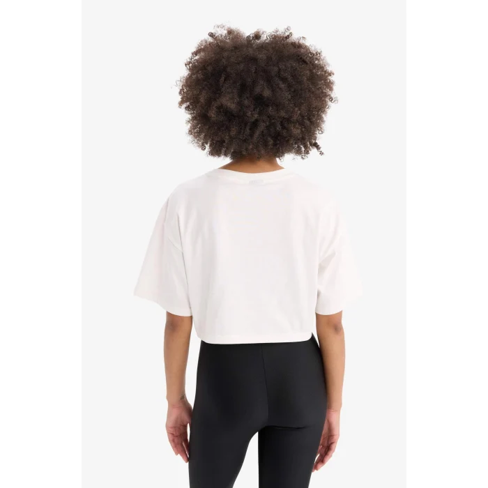 Defacto D8799 Ekru DeFactoFit NBA Wordmark Oversize Geniş Kalıp Bisiklet Yaka Nakış Baskı Sporcu Kısa Kollu Tişört