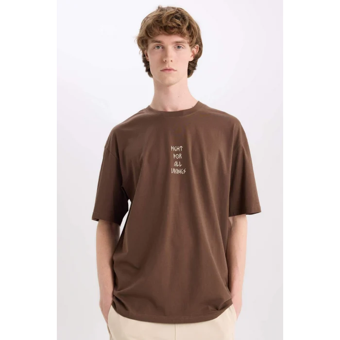 Defacto E3279 Kahve %100 Pamuk Vikings Valhalla Boxy Fit Bisiklet Yaka Sırt Baskılı Kısa Kollu Tişört