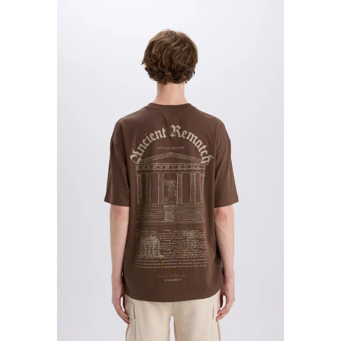 Defacto E4539 Kahve %100 Pamuk Boxy Fit Bisiklet Yaka Sırt Baskılı Kısa Kollu Tişört