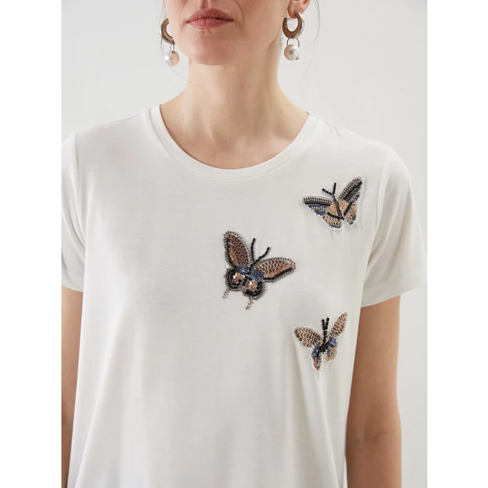 LCWAIKIKI Classic Ekru Bisiklet Yaka Kelebek İşlemeli Kadın Tişört
