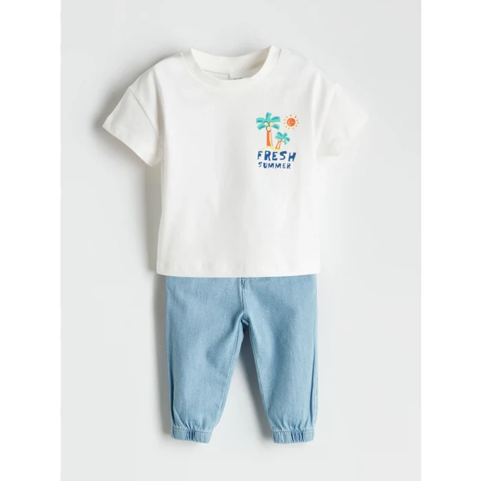 LCW baby Ekru Nakışlı Erkek Bebek Tişört ve Pantolon 2li