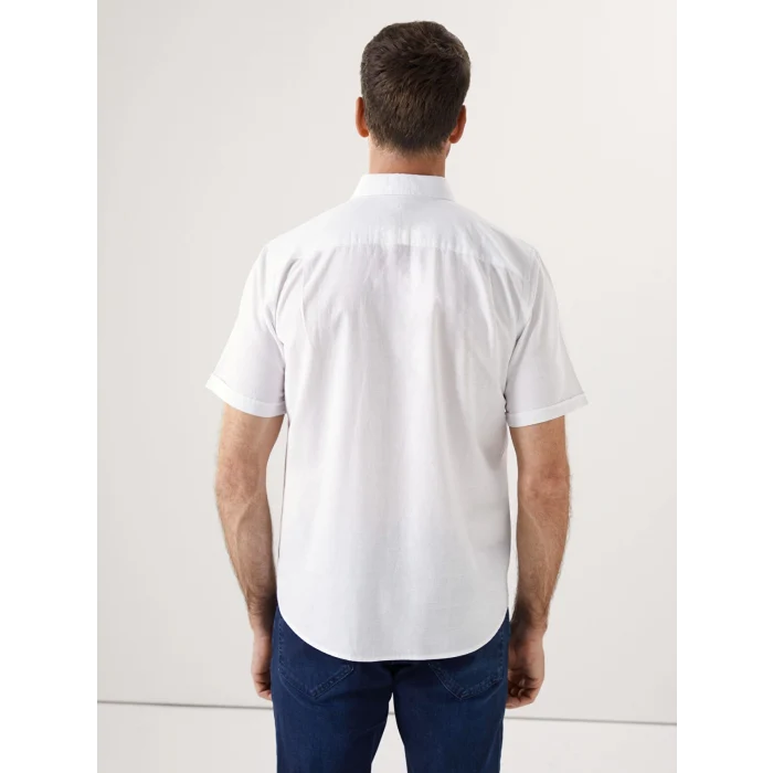 LCWAIKIKI Classic Beyaz Regular Fit Kısa Kollu Poplin Erkek Gömlek