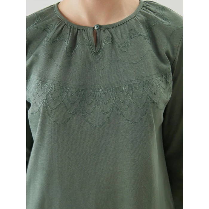 LCW Grace Yeşil Bisiklet Yaka Nakışlı Kadın Tişört