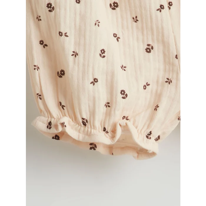 LCW baby Bej Çiçekli Müslin Kız Bebek Bluz ve Şort 2li