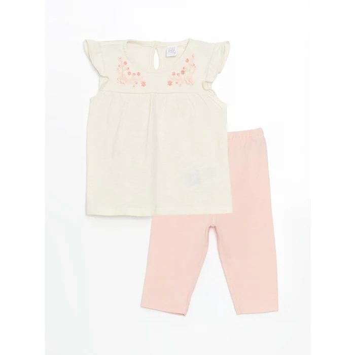 LCW baby Ekru Nakışlı Kolu Fırfırlı Kız Bebek Bluz ve Şort 2li