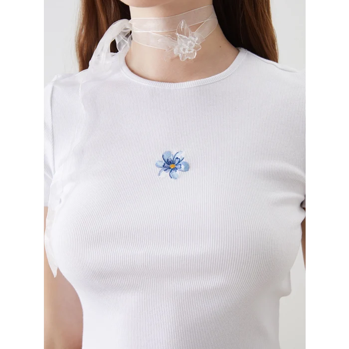 XSIDE Beyaz Bisiklet Yaka Çiçekli Crop