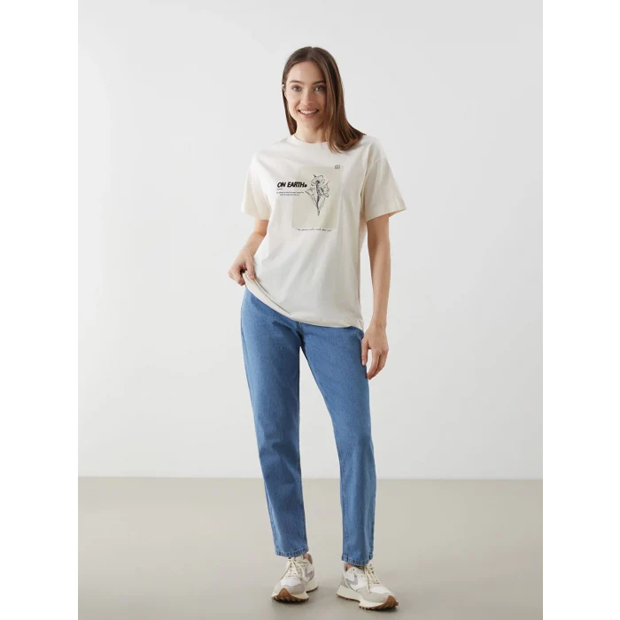 LCW Comfort Bej Bisiklet Yaka Baskılı Kadın Tişört