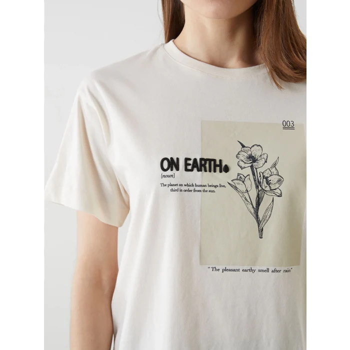 LCW Comfort Bej Bisiklet Yaka Baskılı Kadın Tişört