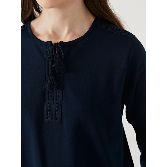 LCW Grace Lacivert Bağlamalı Yaka Nakışlı Kadın Bluz